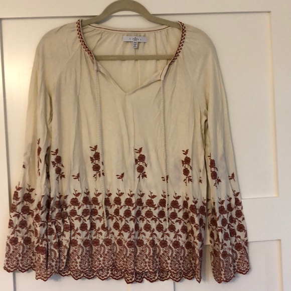 Embroidered blouse with bell sleeves - Picture 1 of 3